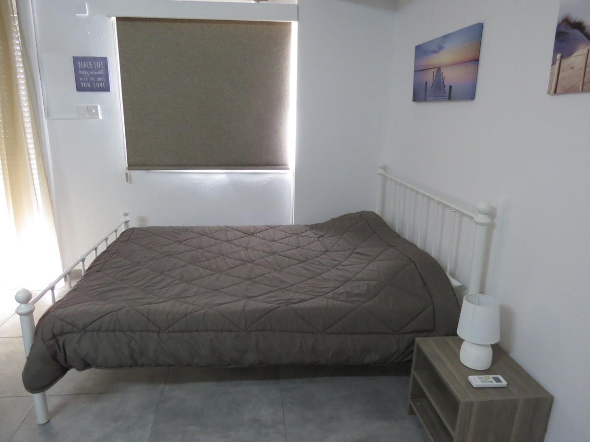 Adonis Apartment Paphos Exterior foto